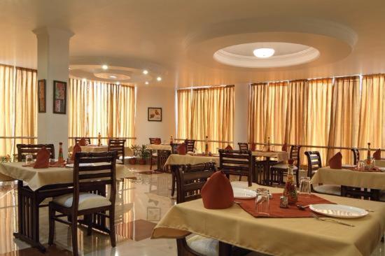 Polo Regency Hotel Sundarnagar Luaran gambar